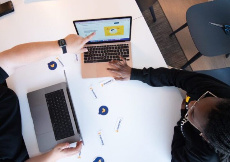 Top 7 Tips For Using Testimonials In Social Media In 2025